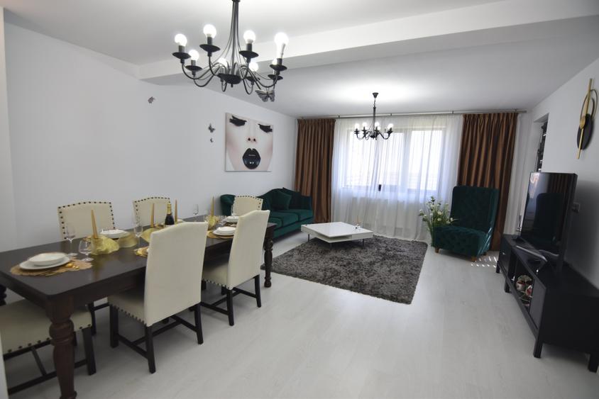 Duplex cu 4 camere cu Canalizare în Domnești