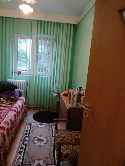 Apartament cu 3 camere decomandat în Tătărași