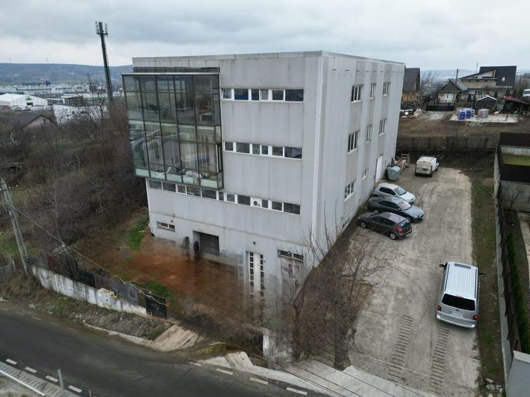 Spațiu comercial, de 1,197 mp, în Valea Lupului