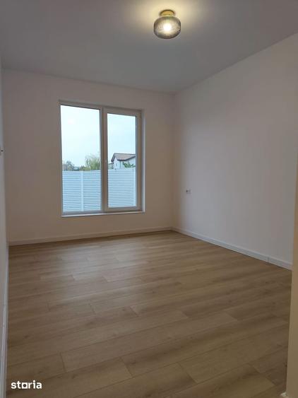 Casă cu 3 camere cu Teren 330 Mp în Crevedia