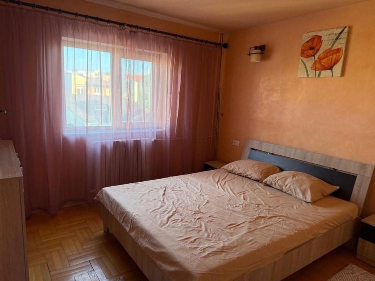 Apartament cu 2 camere decomandat în Trocadero