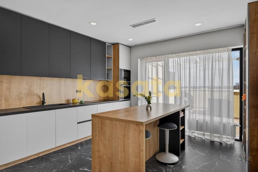 Apartament cu 4 camere semidecomandat în Pipera