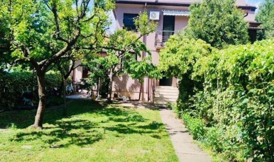 Apartament cu 6 camere în Kiseleff