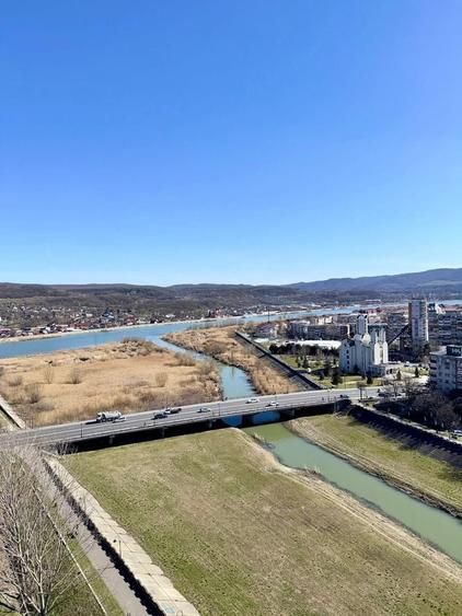 Apartament cu 3 camere decomandat în Ostroveni