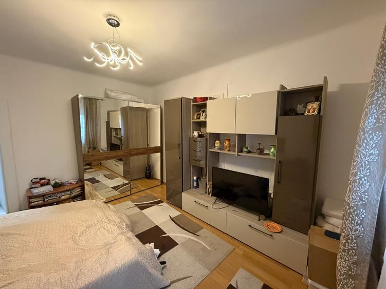 Apartament cu 3 camere circular în Gara de Nord