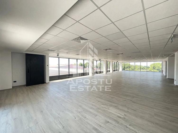 Spațiu comercial, de 297 mp, în Giroc