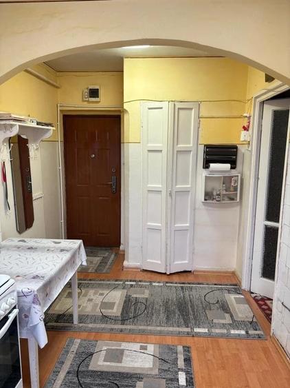 Apartament cu 2 camere semidecomandat în Petros