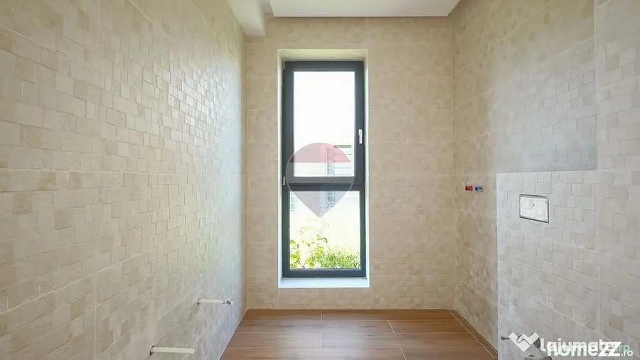 Casă cu 4 camere cu Teren 538 Mp în IAR