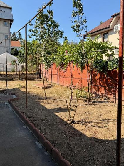 Casă cu 4 camere decomandat cu Teren 150 Mp în Central