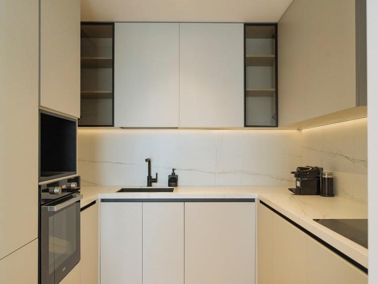 Apartament cu 3 camere semidecomandat, mobilat în Aviației