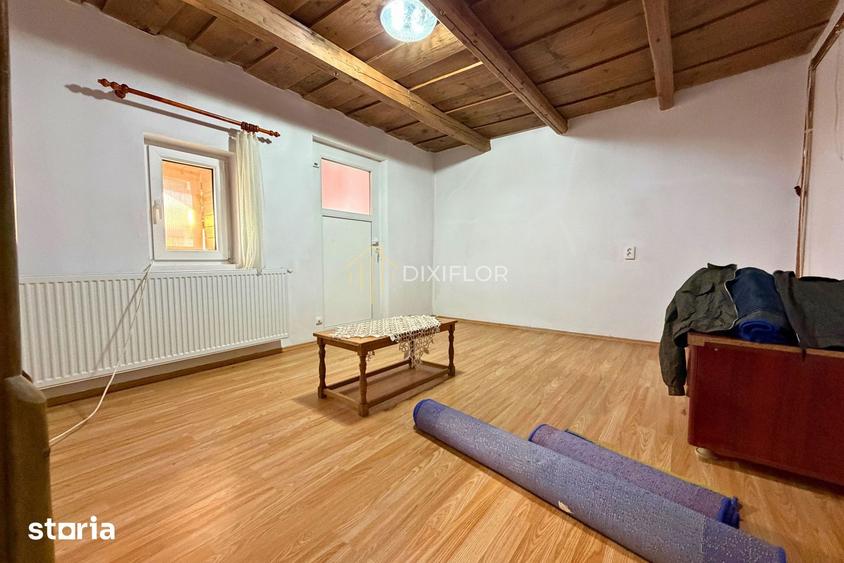 Casă cu 2 camere cu Teren 1518 Mp în Gălești