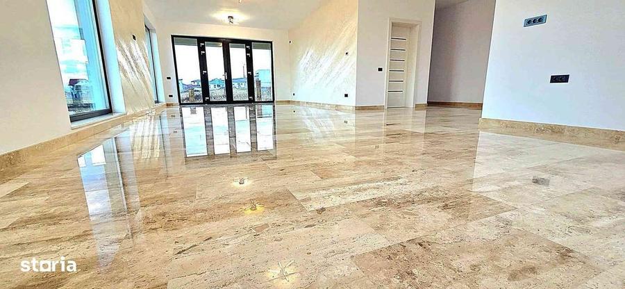 Casă cu 4 camere cu Teren 500 Mp în Central