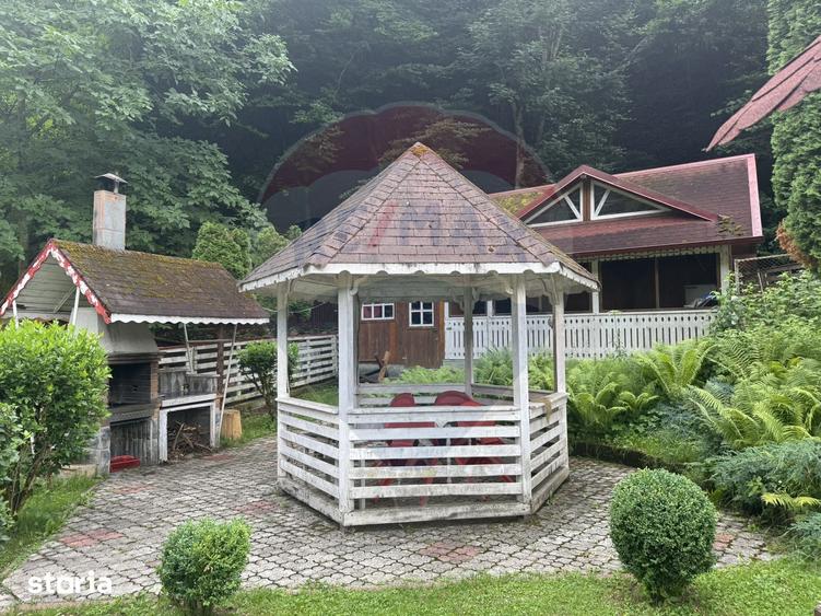 Casă cu 7 camere cu Teren 600 Mp în Feleacu