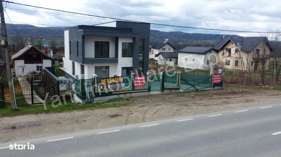Casă cu 4 camere în Zigoneni