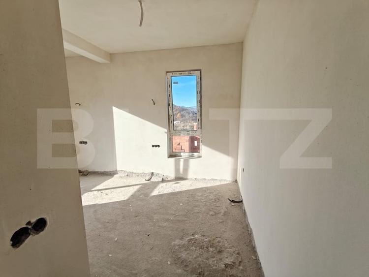 Duplex cu 4 camere cu Canalizare în Florești