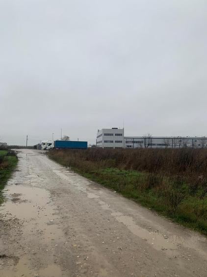Teren Construcții intravilan de 30000 mp, în Ștefăneștii de Jos