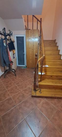 Casă individuală cu 4 camere cu Canalizare în Gara de Est