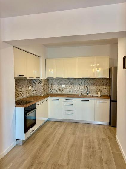 Apartament cu 2 camere semidecomandat, mobilat în P-ta Presei Libere