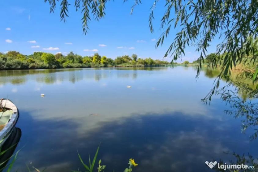 Casă cu 5 camere cu Teren 794 Mp în Livedea