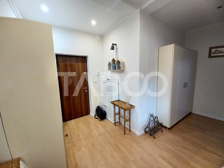 Apartament cu 3 camere decomandat, mobilat în Piața Cluj