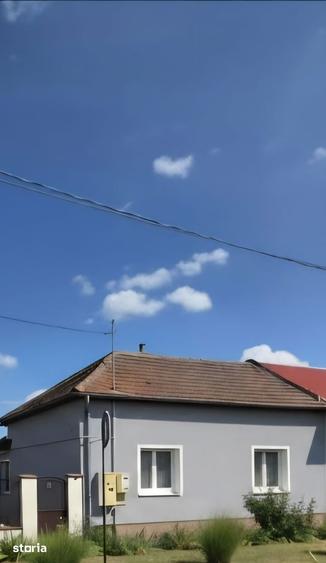 Casă cu 4 camere cu Teren 472 Mp în Grădiște