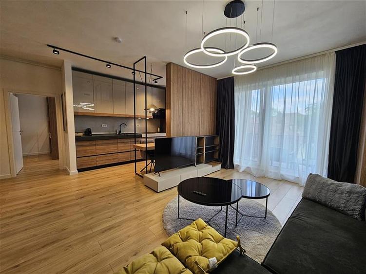 Apartament cu 2 camere decomandat, mobilat în Blumăna