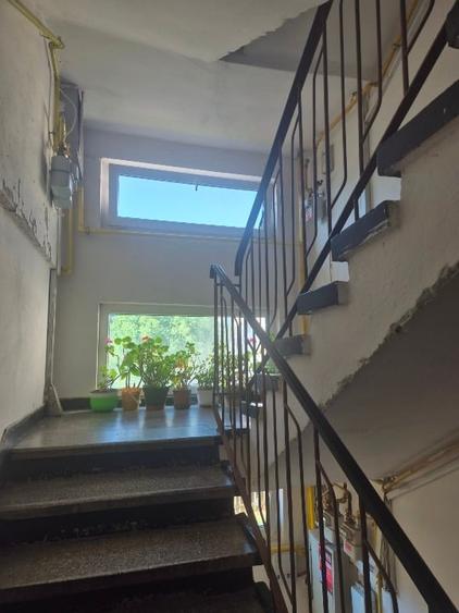 Apartament cu 2 camere semidecomandat, mobilat în Vest