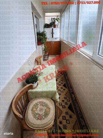 Apartament cu 3 camere decomandat în Bere