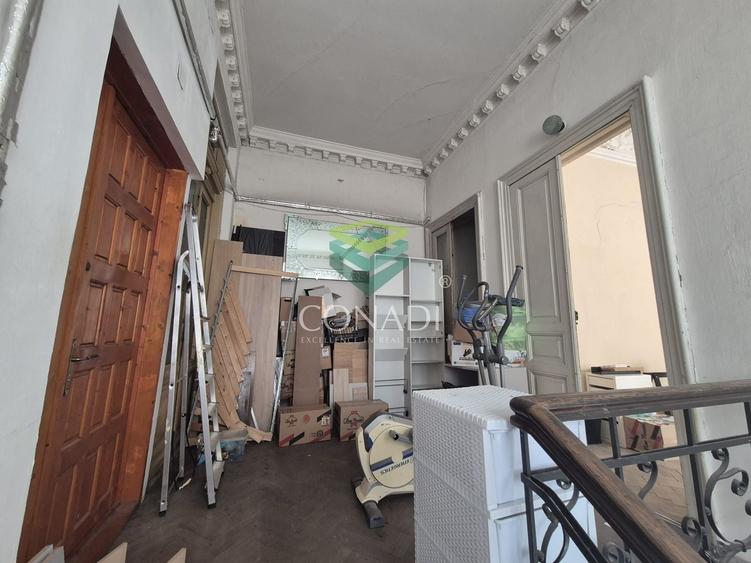 Apartament cu 3 camere decomandat în Victoriei