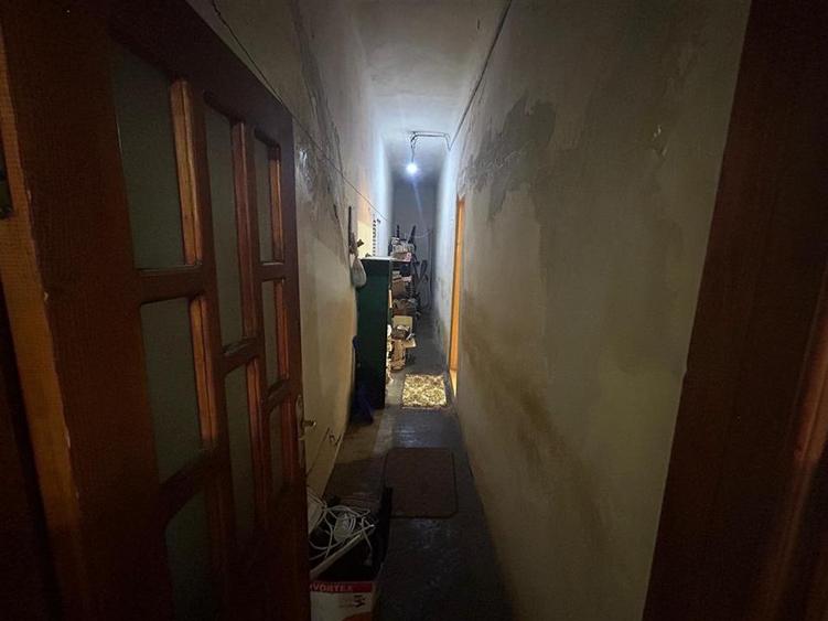 Casă cu 2 camere cu Canalizare în Central