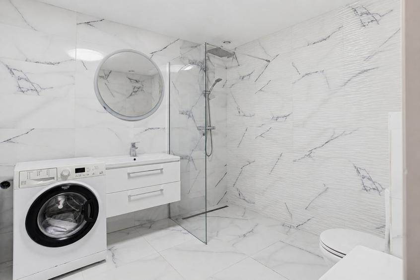 Casă individuală cu 24 camere cu Canalizare în Podul de Fier