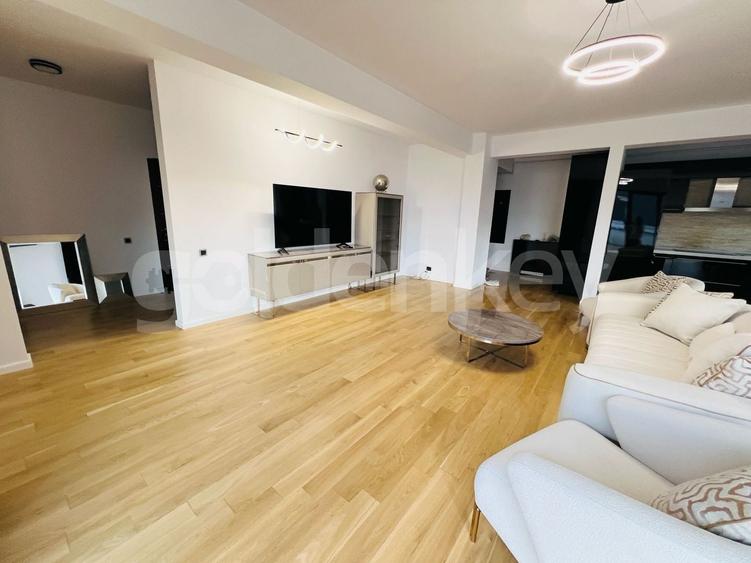 Apartament cu 3 camere decomandat, mobilat în Herăstrău