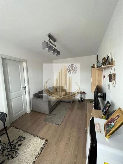 Apartament cu 2 camere semidecomandat în P-ța Doina