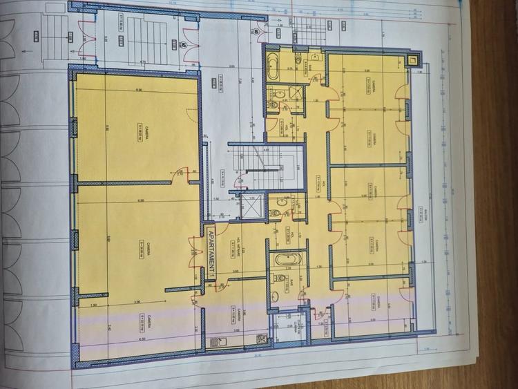 Apartament cu 10 camere decomandat în Aviatorilor