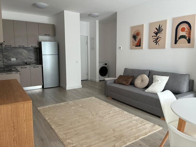Apartament cu 2 camere decomandat, mobilat în Baza 3