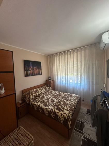Casă cu 9 camere cu Canalizare în Dacia