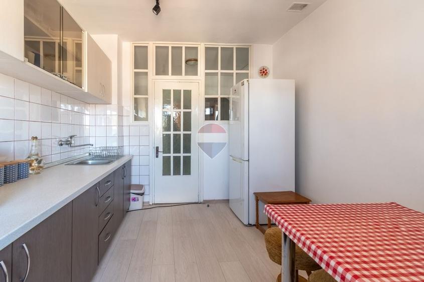 Apartament cu 2 camere decomandat, mobilat în Mărăști