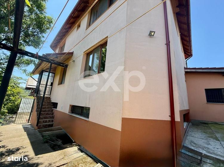 Casă cu 4 camere în Central