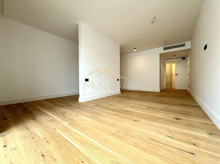 Duplex cu 6 camere cu Canalizare în Iancu Nicolae