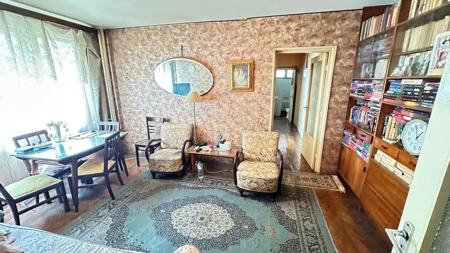 Apartament cu 3 camere semidecomandat în Iancului