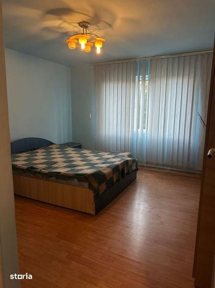 Casă cu 4 camere cu Teren 1105 Mp în Târgșoru Vechi