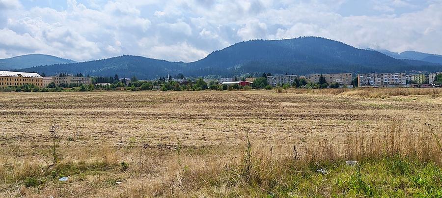 Teren intravilan de 9800 mp, în Electroprecizia