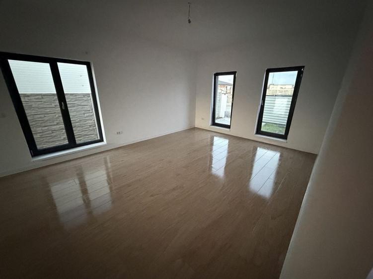 Casă cu 2 camere în Remetea Mare