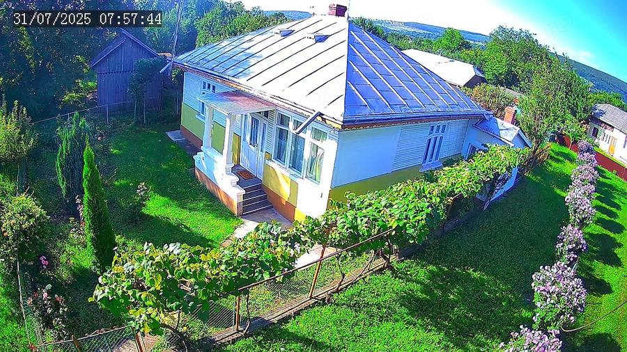 Casă cu 3 camere cu Teren 2700 Mp în Central