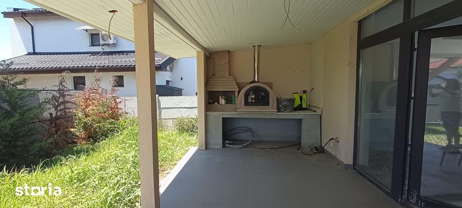 Casă cu 4 camere cu Teren 378 Mp în Malu Mare