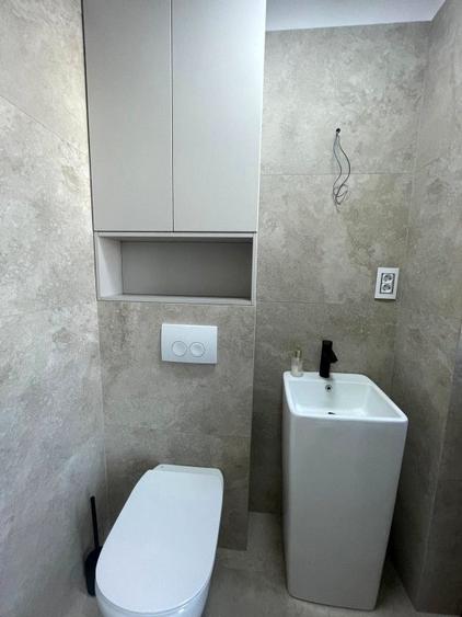 Apartament cu 3 camere semidecomandat, mobilat în Bună Ziua