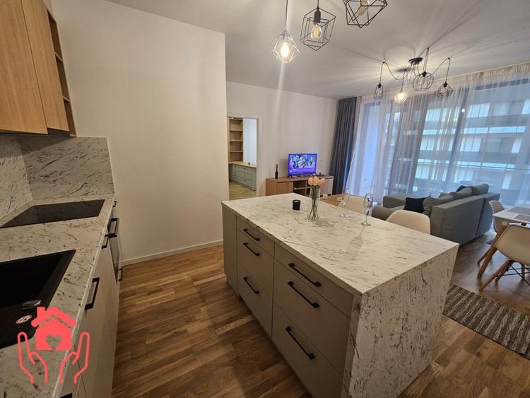 Apartament cu 2 camere semidecomandat, mobilat în Băneasa
