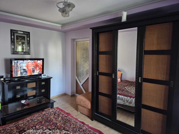 Apartament cu 3 camere decomandat în Steaua