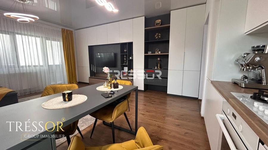 Apartament cu 3 camere decomandat, mobilat în Universitate