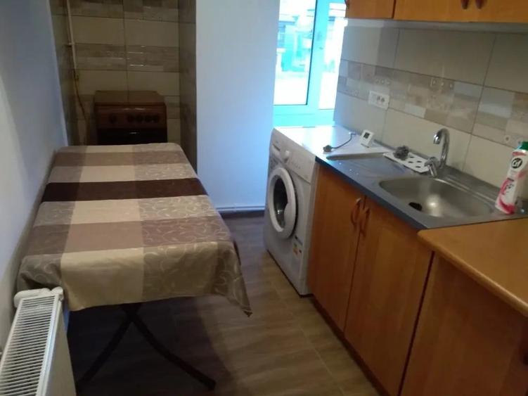 Garsonieră decomandată în Central